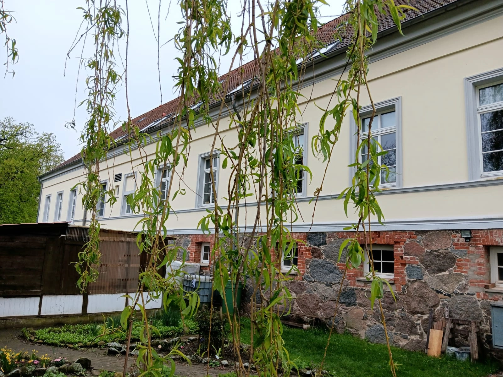 Hinterm Haus Hinterm Haus